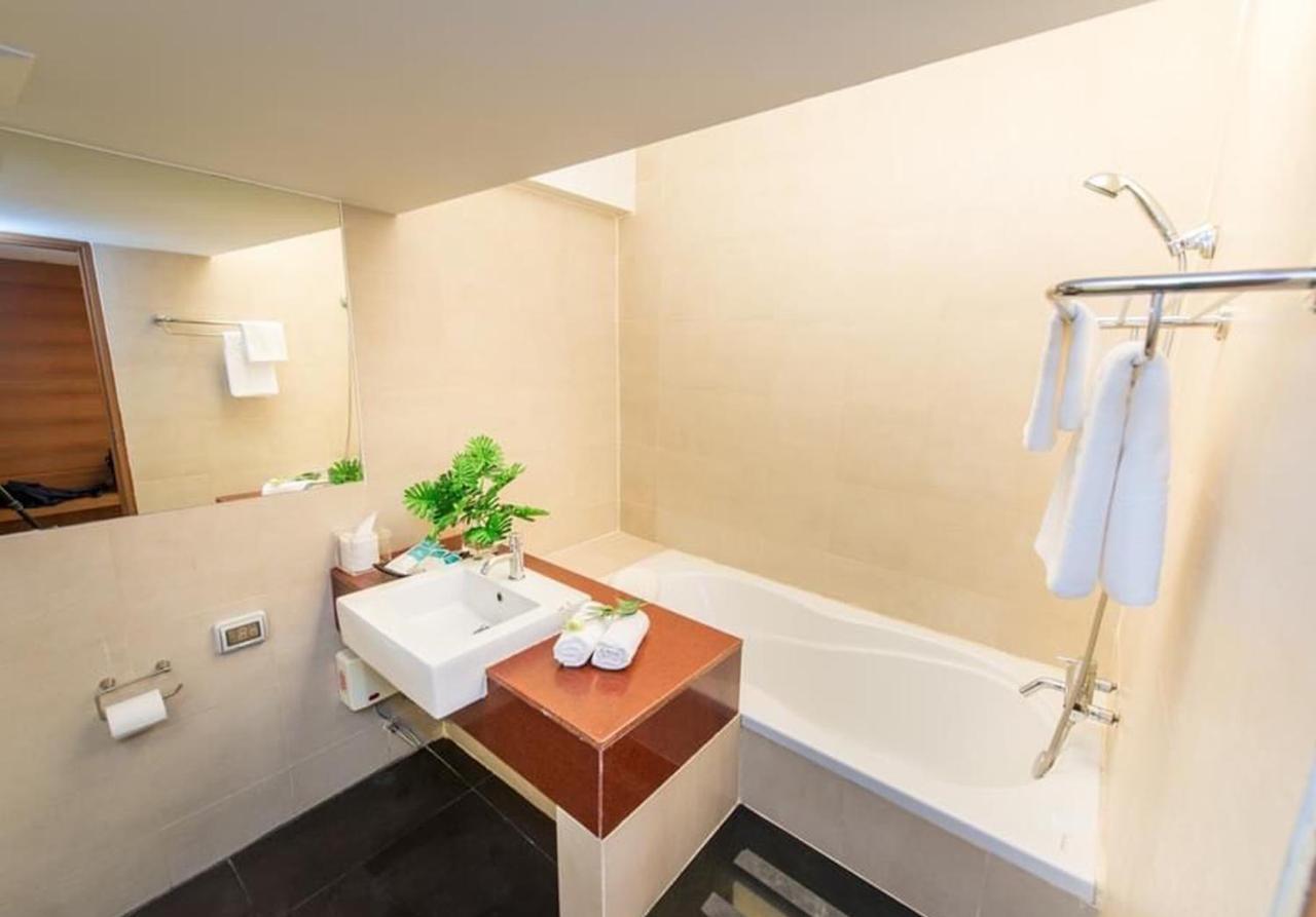 Laemtong Serviced Apartment Si Racha Exterior photo