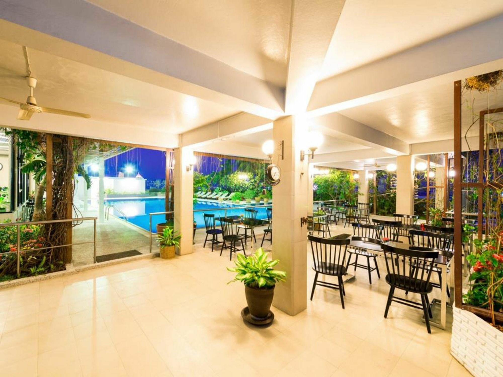 Laemtong Serviced Apartment Si Racha Exterior photo